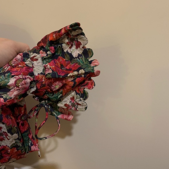 J. CREW LIBERTY BLOUSE SIZE SMALL SCALLOP DETAIL - Picture 3 of 8